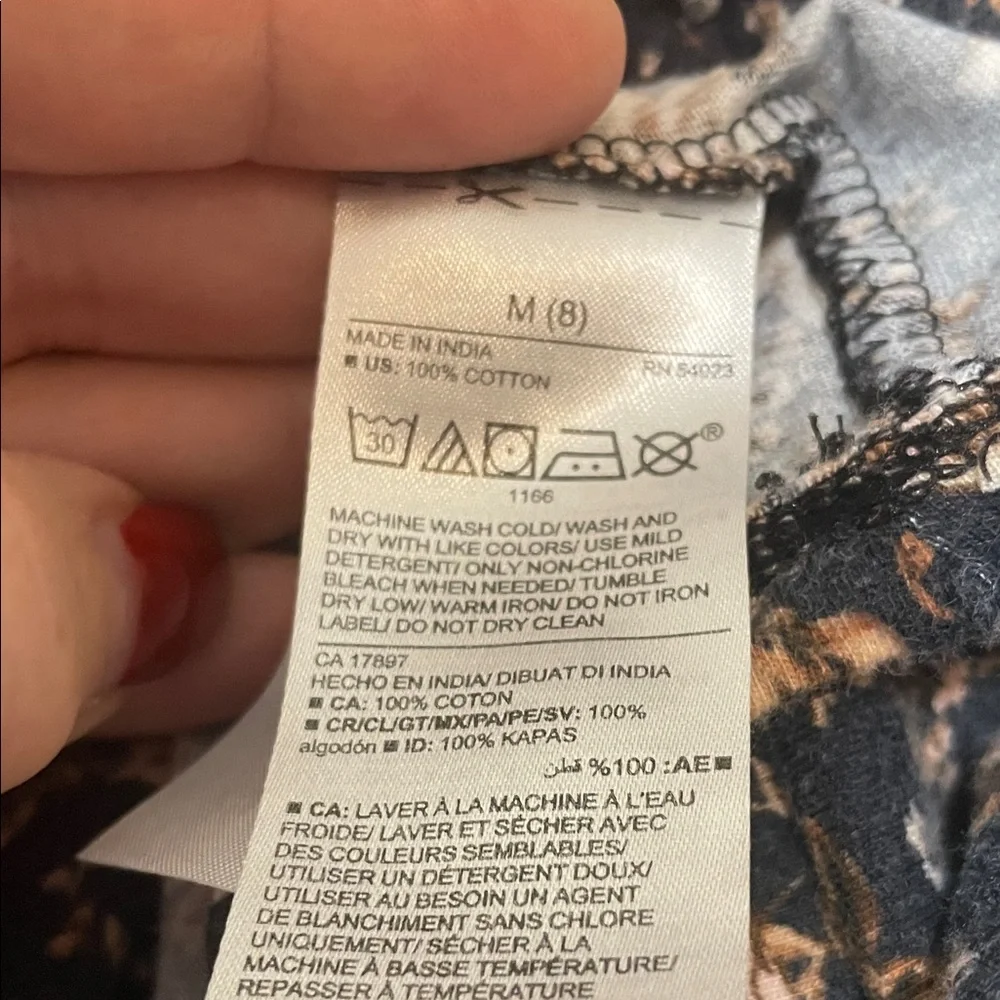 Old Navy charming casual